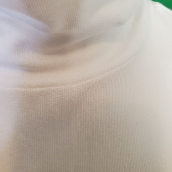 Theory Wendel White Sleeveless Turtleneck Top in Jersey Rib Knit Viscose
Sz L - Picture 7 of 11